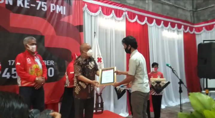 pmi-diy-memberikan-penghargaan-kepada-sejumlah-media-kamis-1792020.jpg