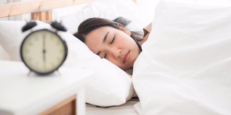 posisi-tidur-aman-untuk-asam-lambung.jpg