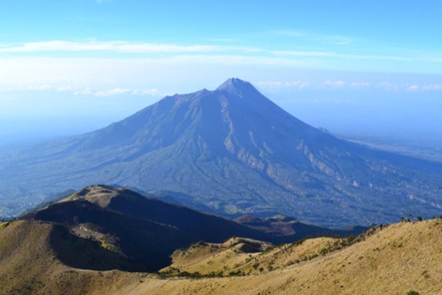 puncak-gunung-slamet_2411.jpg