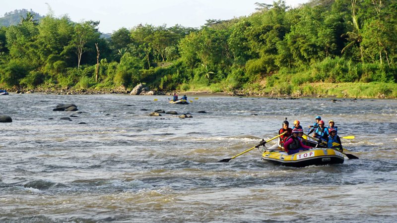 rafting-sungai-progo-1_20160605_105342.jpg
