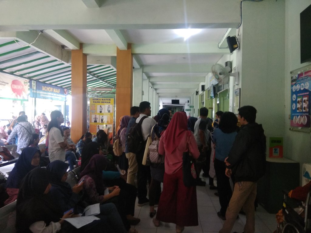 ratusan-pemohon-surat-keterangan-sehat-di-rs-jogja-sudah-mengantre-sejak-dini-hari.jpg