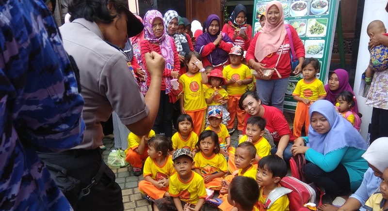 ratusan-siswa-belajar-bersama-tni-polri-di-jogja-gallery_20180110_215314.jpg