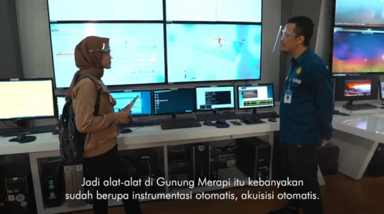ruang-monitoring-merapi-bpptkg_4.jpg