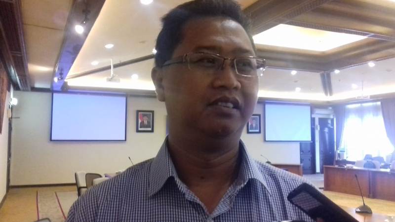 rupiah-sentuh-rp-15-ribu-transaksi-money-changer-meningkat-hingga-40-persen_20181010_164718.jpg