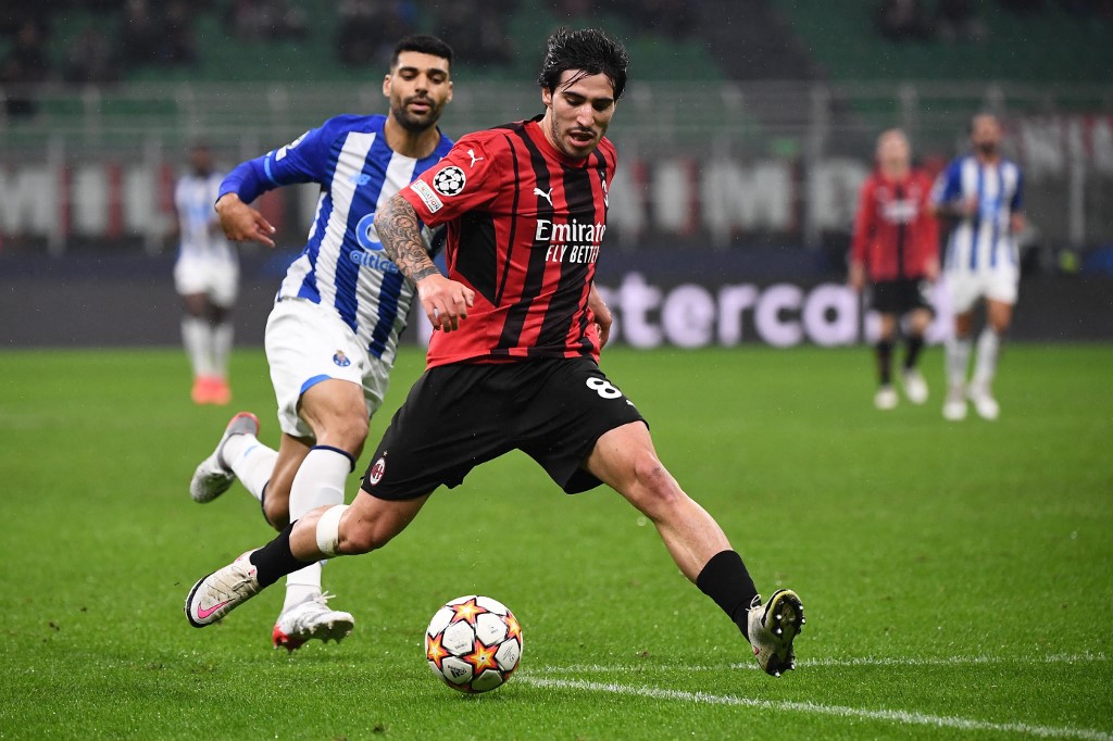 sandro-tonali-vs-mehdi-taremi-di-liga-champions-antara-ac-milan-vs-porto-di-san-siro.jpg