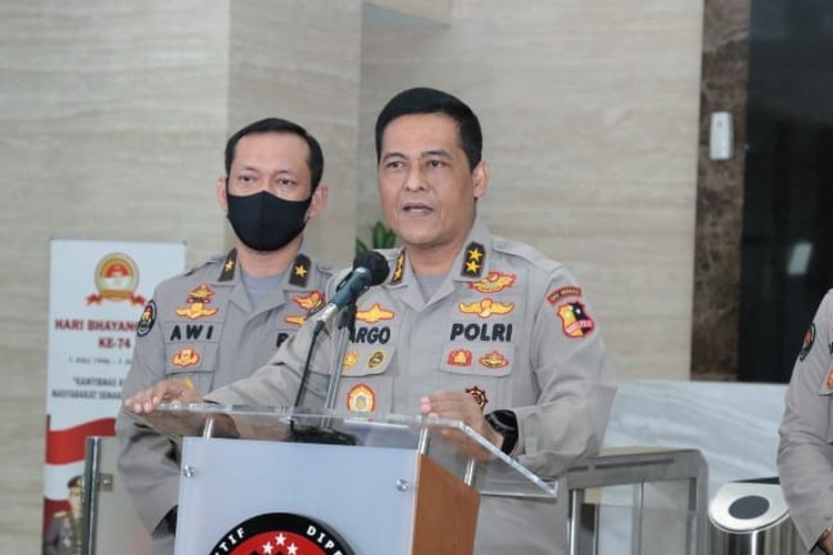 soni-eranata-atau-maaher-at-thuwailibi-ditahan-bareskrim-karena-cuitan-ini.jpg