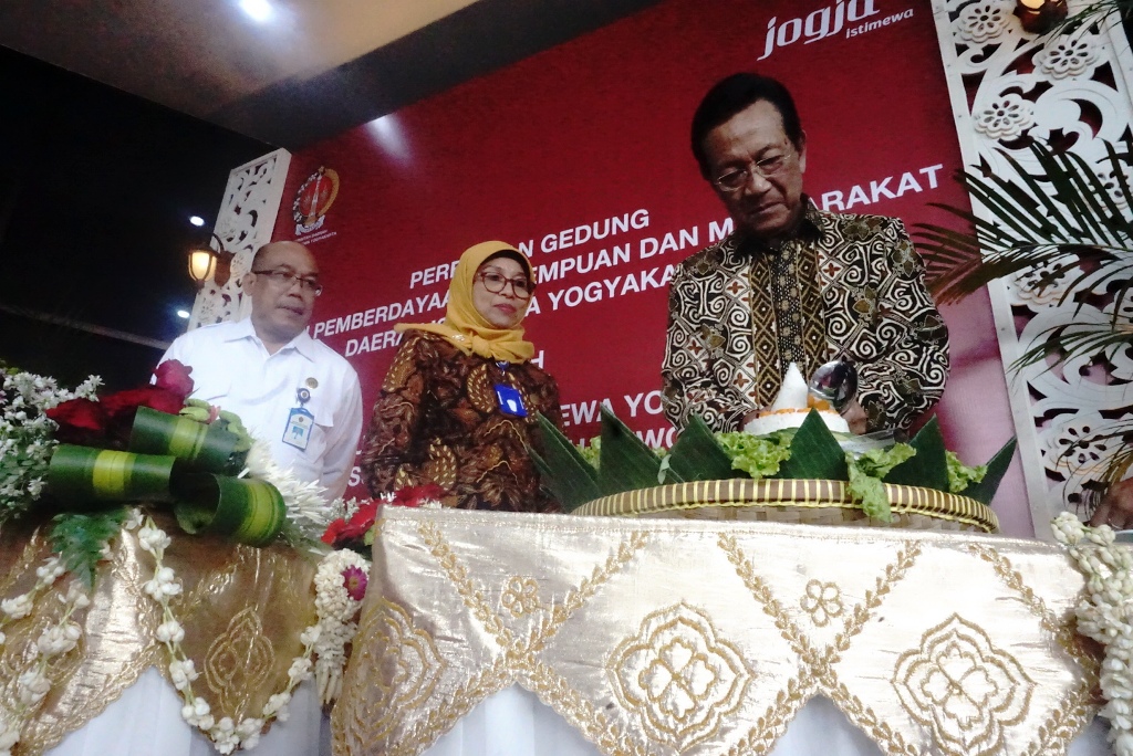 sri-sultan-di-peresmian-gedung-baru-bppm-diy_20171220_142340.jpg