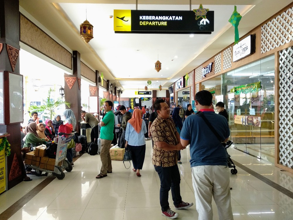 suasana-bandara-internasional-adisutjipto-yogyakarta-2.jpg