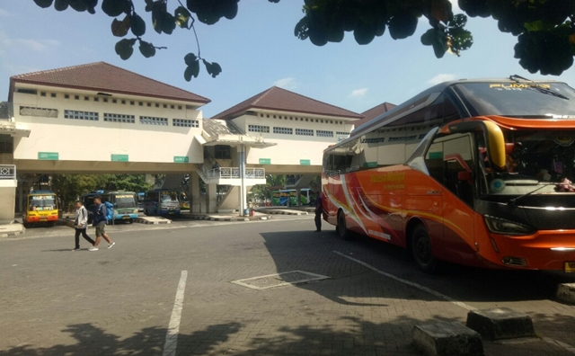 suasana-di-terminal-giwangan-yogyakarta_1706.jpg