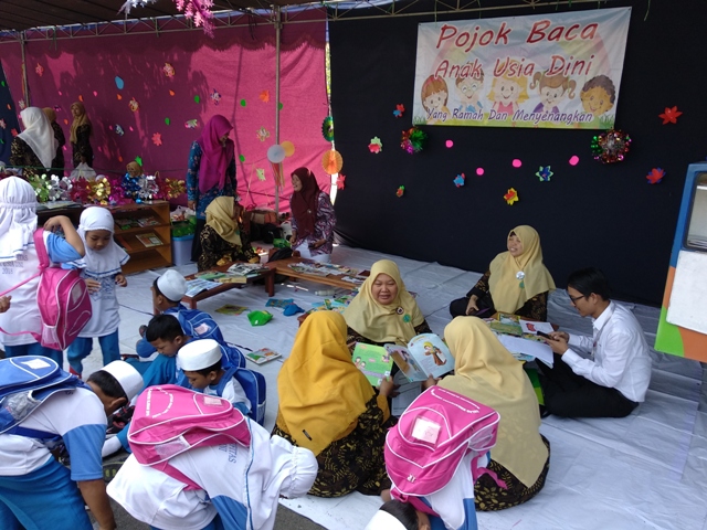 supaya-tidak-disalahgunakan-istri-bupati-sleman-himbau-orang-tua-dampingi-anak-saat-bermain-gadget_20180725_141253.jpg