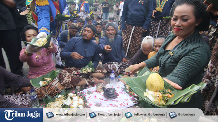 syukuran-dilantiknya-sultan-hb-x-dan-paku-alam-x_1_20171010_185011.jpg