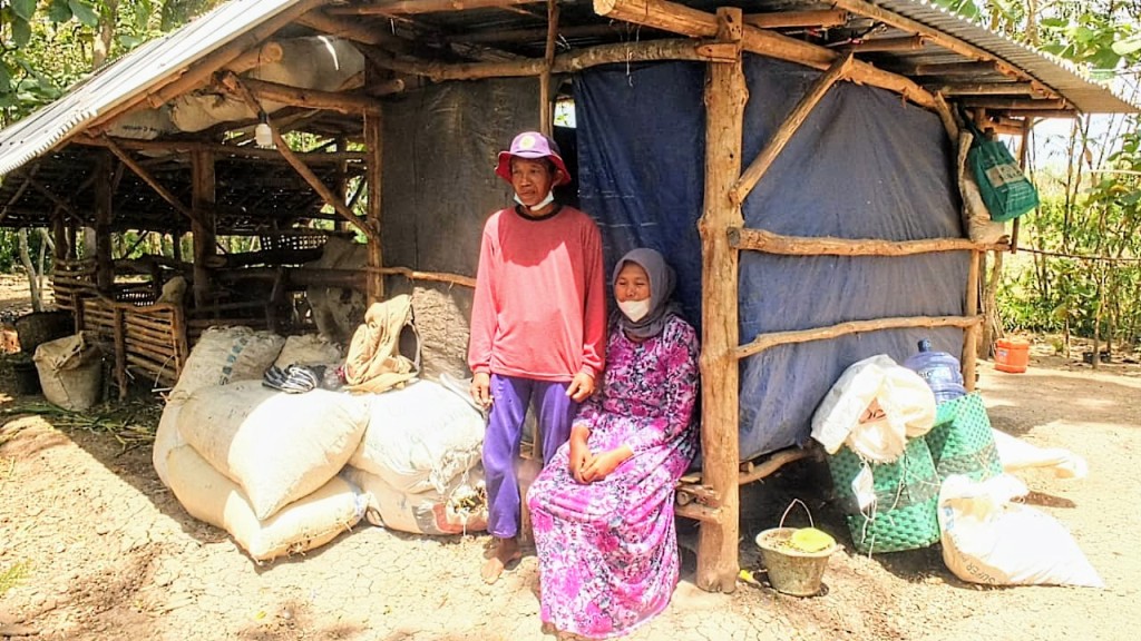 Terlilit Utang, Satu Keluarga di Gunungkidul Terpaksa Tinggal di Kandang Sapi