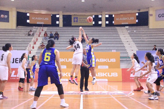 tim-basket-putri-ugm-gagal-pertahankan-gelar-lima-basketball-regional-jateng-diy_20180724_155903.jpg