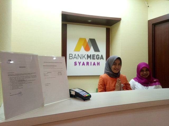 tingkatkan-layanan-bank-mega-syariah-kantor-cabang-yogyakarta-resmikan-kantor-baru_20180530_120328.jpg