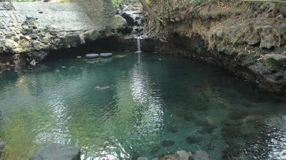 tribunjogjawiki-pemandian-mata-air-blue-lagoon.jpg