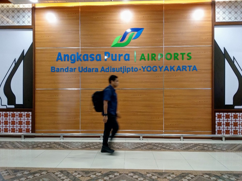 turun-15-persen-jumlah-penumpang-bandara-adisutjipto-capai-71-juta-di-2019.jpg