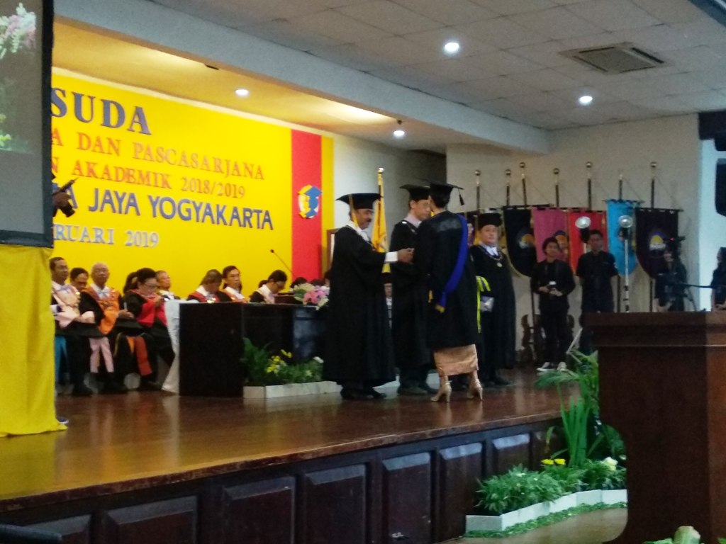 universitas-atma-jaya-yogyakarta-uajy-meluluskan-557-sarjana.jpg