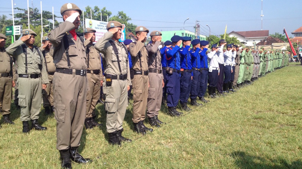 upacara-peringatan-hut-satpol-pp-ke-68-dan-satlinmas-ke-56-se-kab-bantul_20180419_094442.jpg