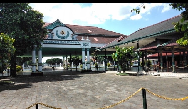 wisata-keraton-yogyakarta-pada-sabtu-1172020.jpg