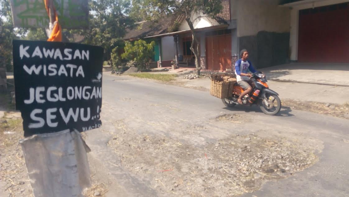 wista-jalan-rusak_20170707_125320.jpg