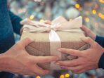 9-Arti-Mimpi-Mendapat-Hadiag-Natal-Hadiah-Ulang-Tahun-Ada-Keberuntungan-Mampir.jpg