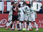 jogja/AC-MILAN-Menyerah-2-5-dari-Sassuolo-di-Serie-A-Ribuan-Milanisti-Pulang-Duluan-4-Besar-Terancam.jpg