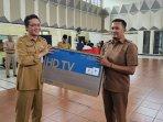 ASN-Ngantor-Paling-Pagi-di-Magelang-Dapat-TV-Bupati-Grengseng-Apresiasi-Pegawai-Disiplin.jpg