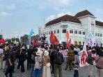 Aksi-Hari-Buruh-di-Titik-Nol-KM-Jogja-Rabu-152024.jpg