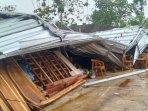 Angin-Kencang-Terjang-Playen-Gunungkidul-Belasan-Bangunan-Rusak-dan-Tenda-Acara-Ambruk.jpg