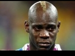 Balotelli-menangis.jpg