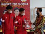 Beasiswa-Muda-Mendunia-UMY-bagi-dua-pemain-Timnas-U-16.jpg