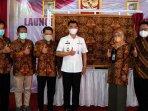 Bupati-Gunungkidul-Sunaryanta-tengah-meresmikan-batik-16032022.jpg