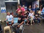 Cara-Relawan-Gasdor-Pendukung-Ahmad-Luthfi-Taj-Yasin-Cukur-Gundul-Rayakan-Hasil-Quick-Count-Unggul.jpg