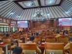 DPRD-Klaten-Rapat-Paripurna-Soal-Pemandangan-Fraksi-Terhadap-RAPBD-2026.jpg