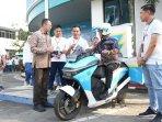Direktur-PLN-Resmikan-Go-Charge-Layanan-Pengisian-Motor-Listrik-Mobile-di-PLN-UP3-Salatiga.jpg