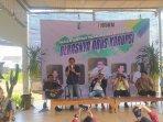 Diskusi-Kebangsaan-Bareng-Rocky-Gerung-di-Sleman-Memanas-Refly-Harun-Dilempar-Botol-Air-Mineral.jpg