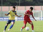 Duel-pemain-Persiba-Bantul-dan-Persikota-Tangerang.jpg