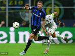 jogja/Edin-Dzeko-vs-Lukas-Hejda-di-Liga-Champions-Inter-Milan-vs-Viktoria-Plzen-di-stadion-Giuseppe-Meazza.jpg