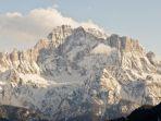 Gelombang-Panas-Picu-Gletser-Gunung-Marmolada-Italia-Longsor-Tujuh-Orang-Ditemukan-Meninggal.jpg