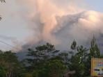 Hujan-abu-Merapi-di-Sleman-2102025.jpg