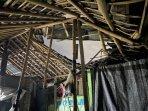 Imbas-Hujan-Deras-Disertai-Angin-Kencang-Atap-Rumah-Warga-di-Terban-Jogja-Roboh.jpg