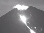 Jumat-Malam-Gunung-Semeru-Muntahkan-Lava-Pijar-Seauh-2500-Meter.jpg