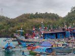 Kapal-Nelayan-di-Pantai-Sadeng.jpg