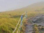 Kawat-Berduri-Dipasang-di-Pos-3-Gunung-Sumbing-Pengelola-Jelaskan-Tujuannya.jpg
