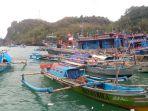 Kekurangan-Es-Balok-Ikan-Tangkapan-Nelayan-di-Pantai-Sadeng-Banyak-yang-Membusuk.jpg