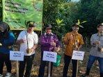 Kementerian-LHK-Bersih-bersih-Sampah-dan-Menanam-Mangrove-di-Pantai-Baros.jpg