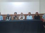 Kepala-TBY-bersama-para-komposer-karawitan-menggelar-jumpa-pers.jpg