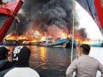 Kesaksian-Kebakaran-Kapal-di-Pelabuhan-Tegal-Awalnya-Dua-lalu-Merambat.jpg