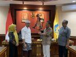 Ketua-Komisi-A-DPRD-DIY-Eko-Suwanto-berkunjung-ke-kantor-Gubernur-Bali.jpg