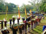 Kirab-Bregodo-saat-pelaksanaan-Tradisi-Bersih-Telaga-di-Paliyan-Gunungkidul.jpg
